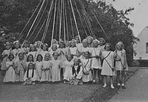 Maypole dancing at DJS